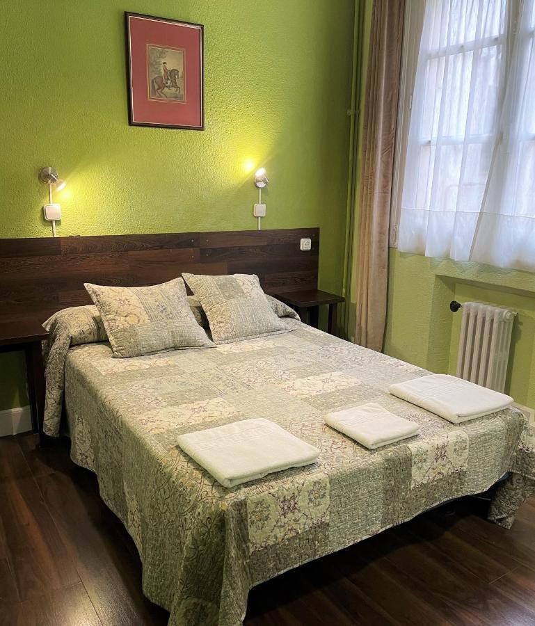 Hostal San Martin Madrid Buitenkant foto