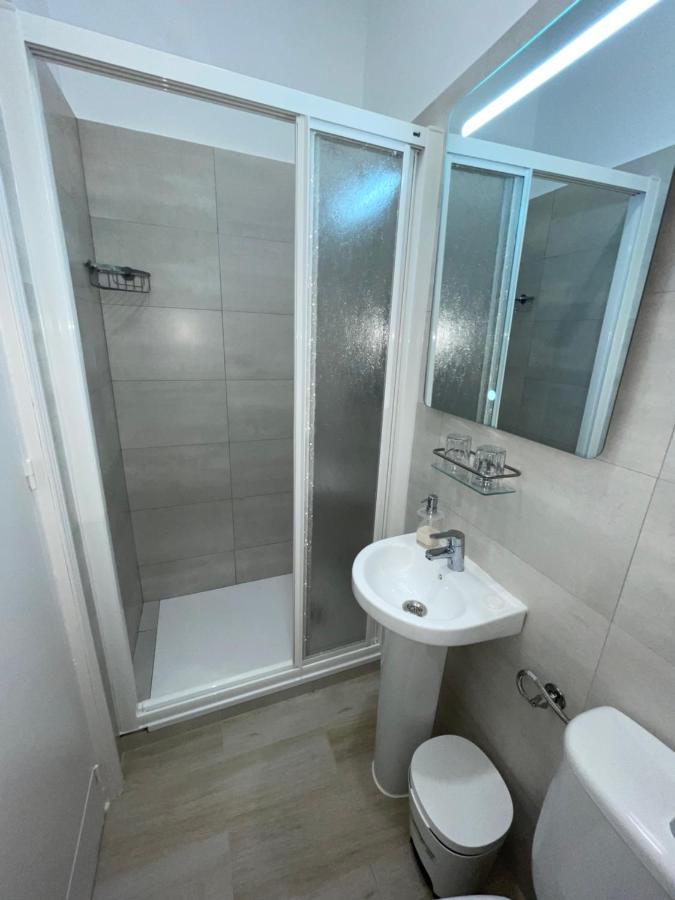 Hostal San Martin Madrid Buitenkant foto