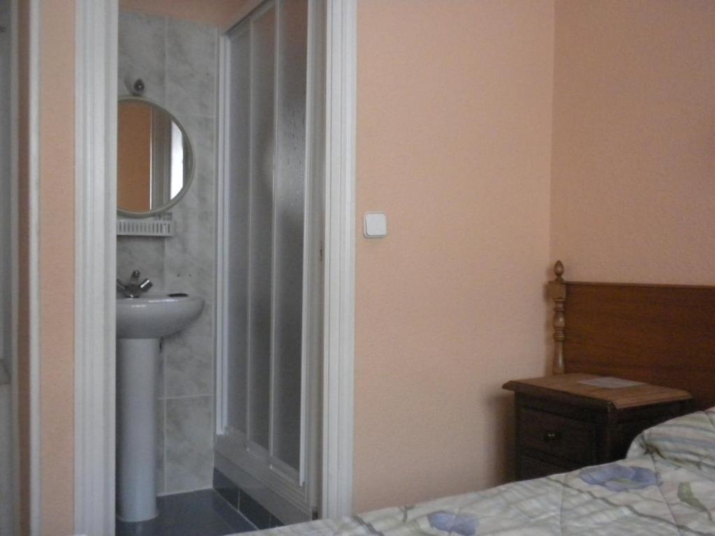 Hostal San Martin Madrid Buitenkant foto